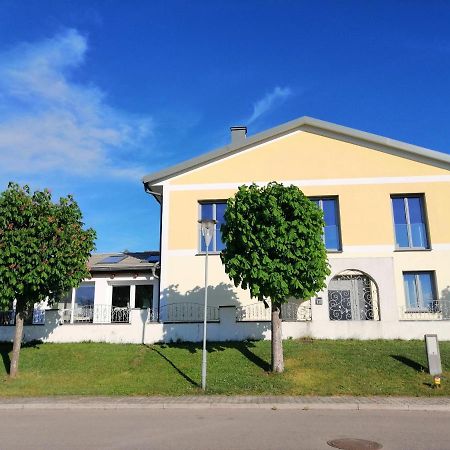 Campingblick-Gästehaus-Ferienwohnungen Podersdorf am See Exterior foto