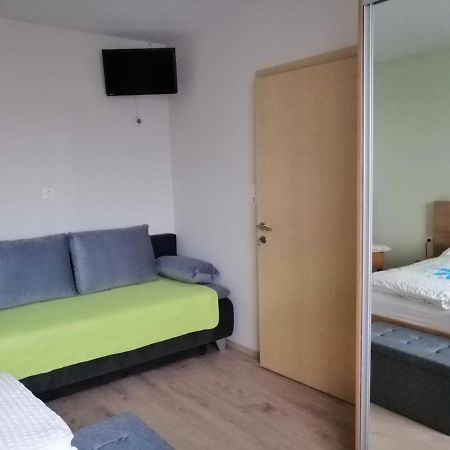Campingblick-Gästehaus-Ferienwohnungen Podersdorf am See Exterior foto