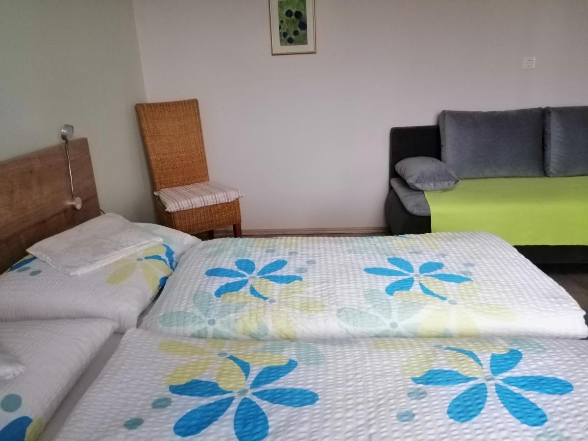 Campingblick-Gästehaus-Ferienwohnungen Podersdorf am See Exterior foto